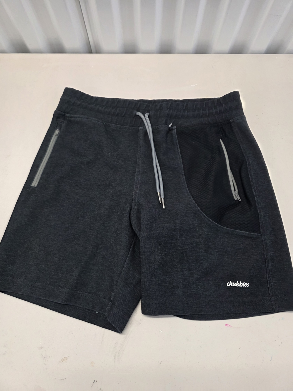 Chubbies The Weekend has Arrived black shorts Men's Size Small